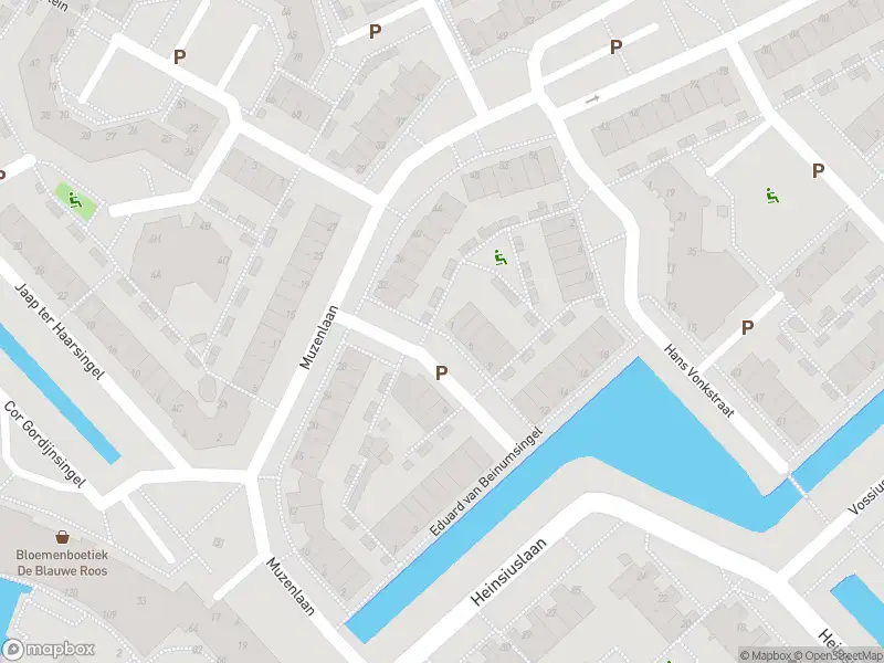 Ambulance met grote spoed naar de Cor Gordijnsingel in Leiderdorp