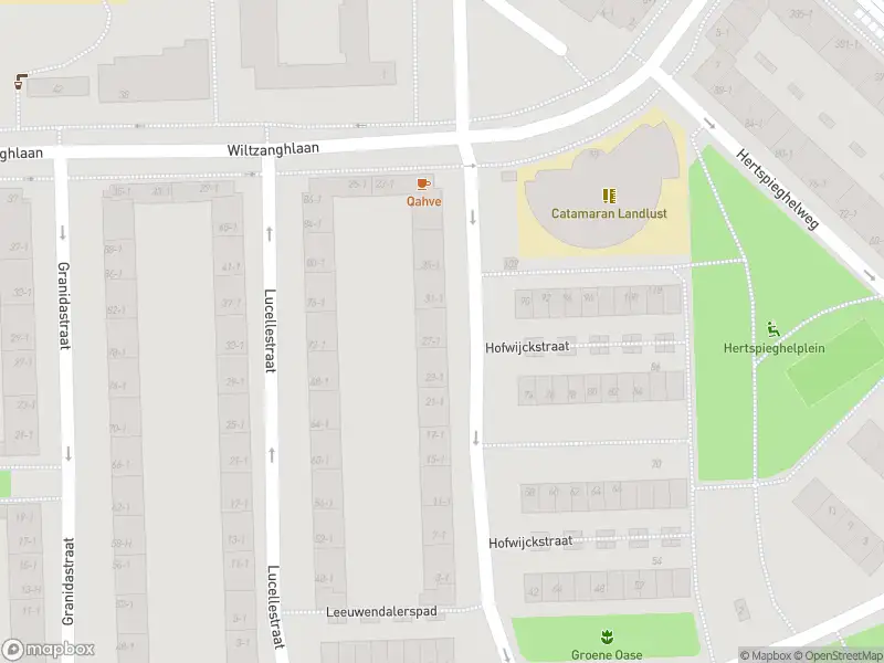 Ambulance met grote spoed naar de Gulden Winckelstraat in Amsterdam