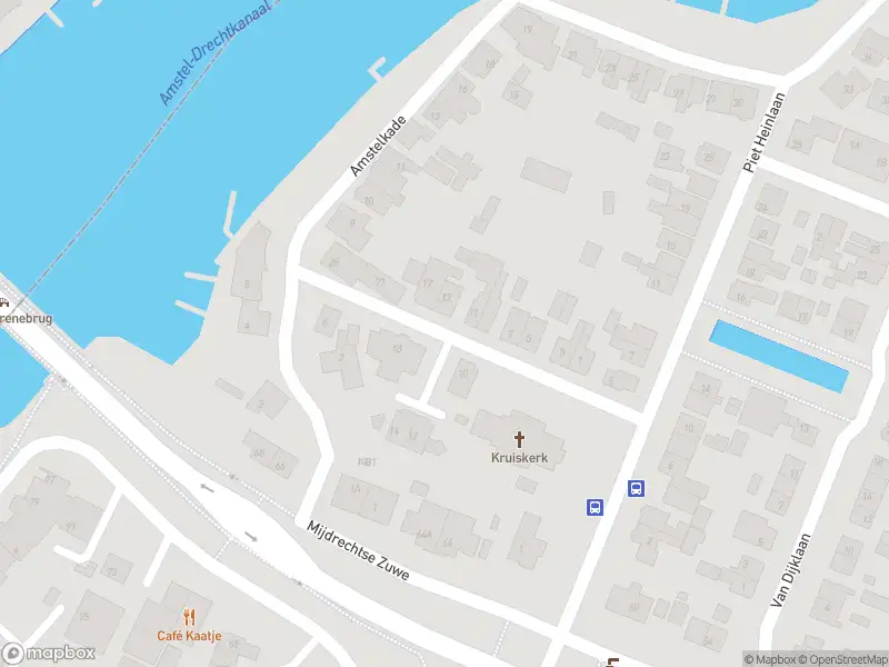 Ambulance met grote spoed naar de Kerklaan in Amstelhoek