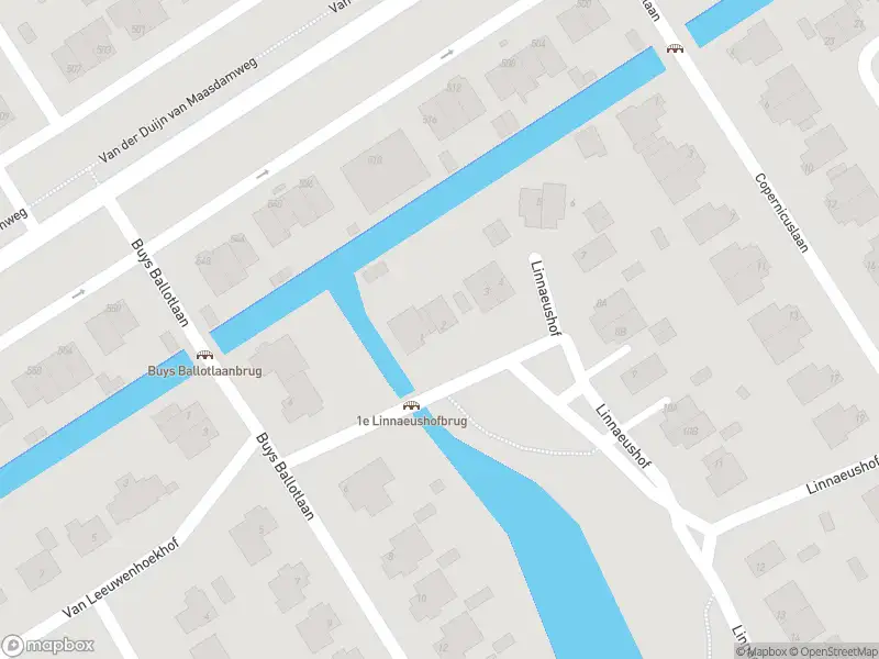 Traumahelikopter met grote spoed naar de Linnaeushof in Rotterdam