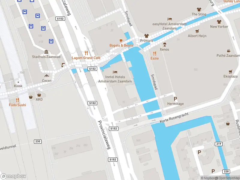 Ambulance met gepaste spoed naar de Aan de Vaart in Zaandam