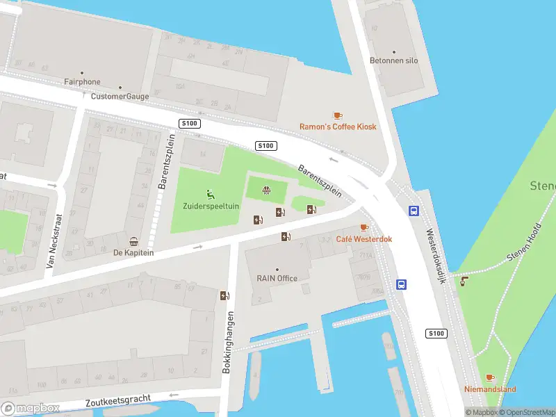 Ambulance met gepaste spoed naar de Barentszplein in Amsterdam