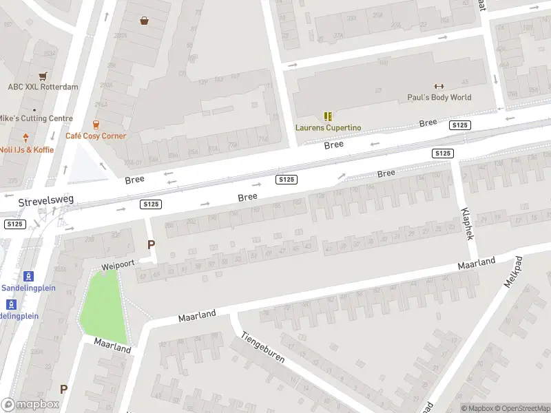 Ambulance met grote spoed naar de Bree in Rotterdam