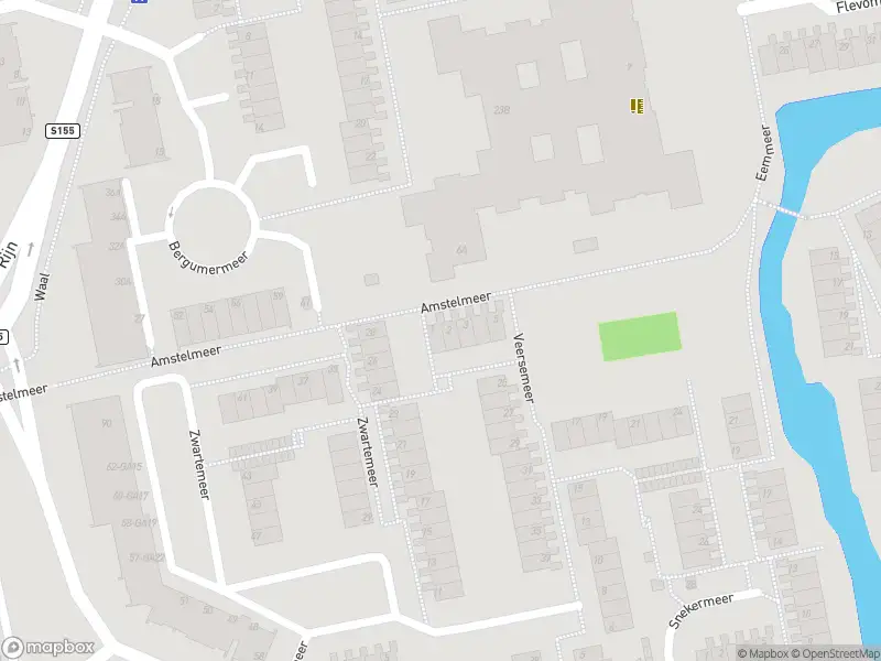 Brandweer met gepaste spoed naar de Amstelmeer in Zaandam vanwege een buitenbrand