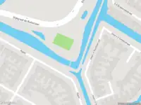 Ambulance met grote spoed naar de Zilveren Knoop in Volendam