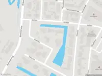 Ambulance met grote spoed naar de Vijverhof in Alblasserdam