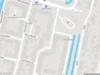 Ambulance met gepaste spoed naar de Neercanneplaats in Rotterdam