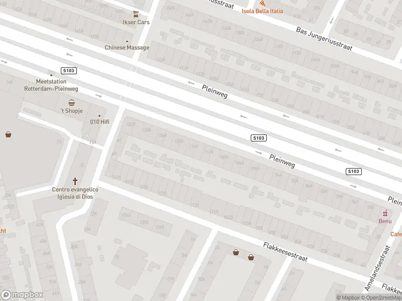 Ambulance met grote spoed naar de Pleinweg in Rotterdam