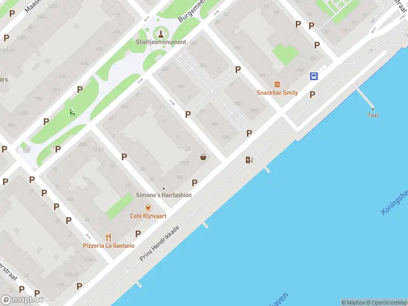 Ambulance met grote spoed naar de Prins Hendrikkade in Rotterdam