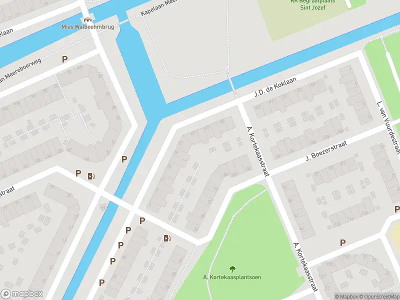 Ambulance met grote spoed naar de J.D. de Koklaan in 's-Gravenhage