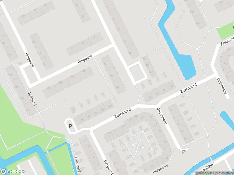 Ambulance met grote spoed naar de Ruigoord in Rotterdam