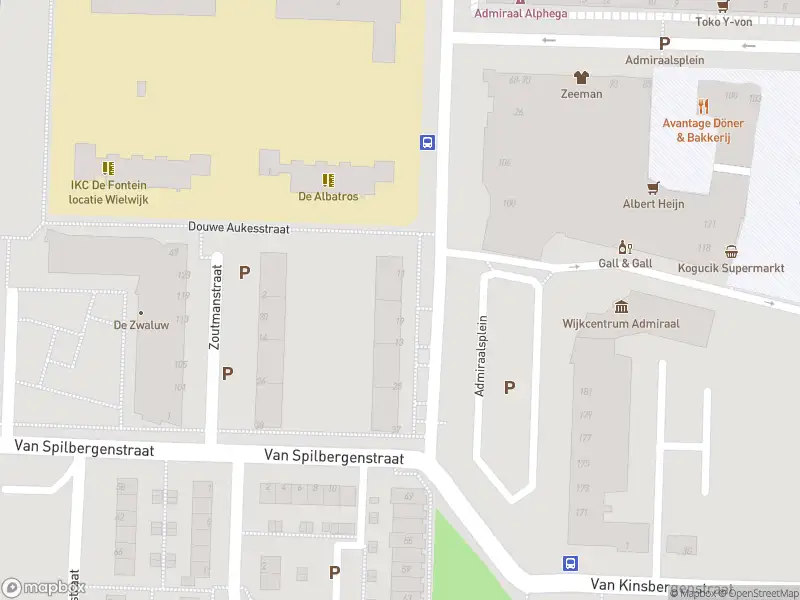 Ambulance met gepaste spoed naar de Maarten Harpertsz. Trompweg in Dordrecht