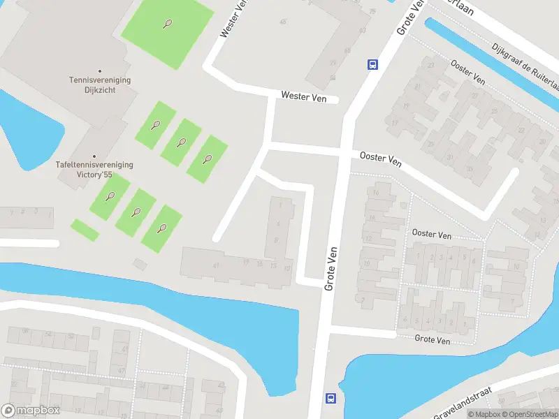 Ambulance met grote spoed naar de Wester Ven in Volendam