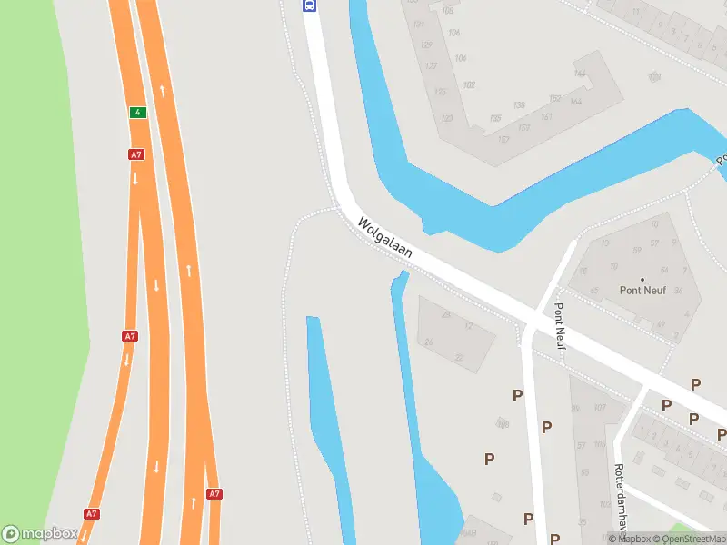 Ambulance met grote spoed naar de Wolgalaan in Purmerend