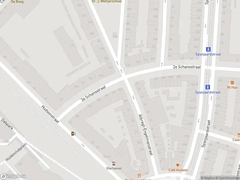 Ambulance met grote spoed naar de 2e Schansstraat in Rotterdam