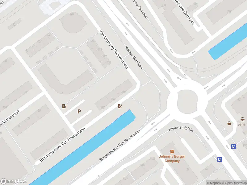 Ambulance met gepaste spoed naar de Burgemeester Van Haarenlaan in Schiedam