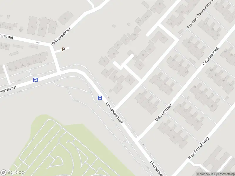 Ambulance met grote spoed naar de Prof. Zeemanstraat in Zandvoort