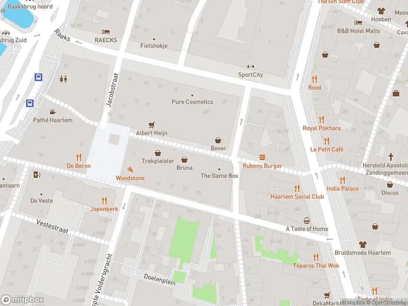 Ambulance met gepaste spoed naar de Drossestraat in Haarlem