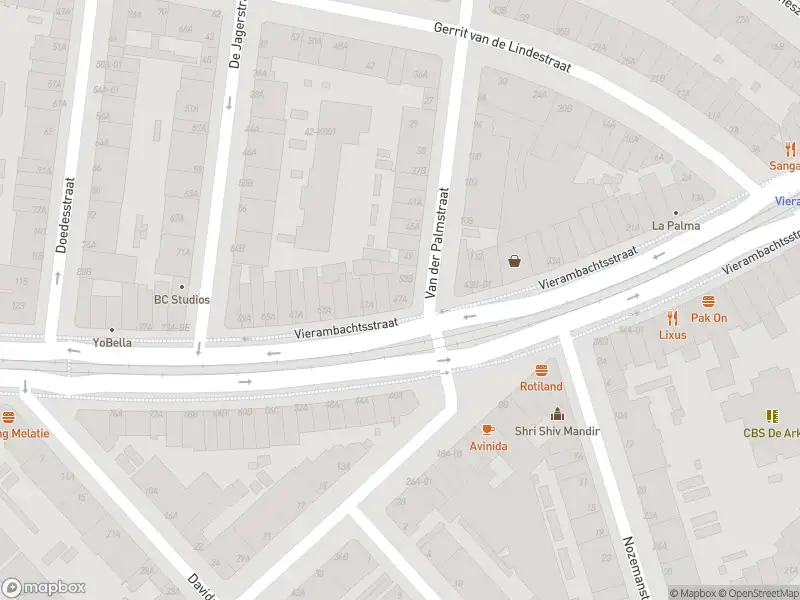 Ambulance met gepaste spoed naar de Vierambachtsstraat in Rotterdam