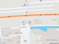 Ambulance met grote spoed naar de Spoorslag in Amsterdam