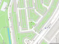 Ambulance met grote spoed naar de Meeuwenplein in Amsterdam