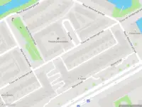 Brandweer met gepaste spoed naar de Claus van Amsbergstraat in Amsterdam vanwege stankoverlast