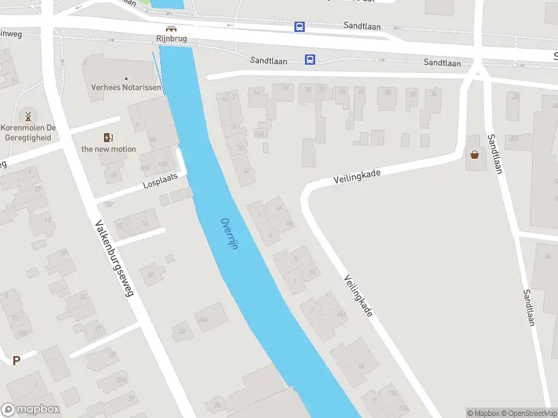 Ambulance met grote spoed naar de Veilingkade in Katwijk