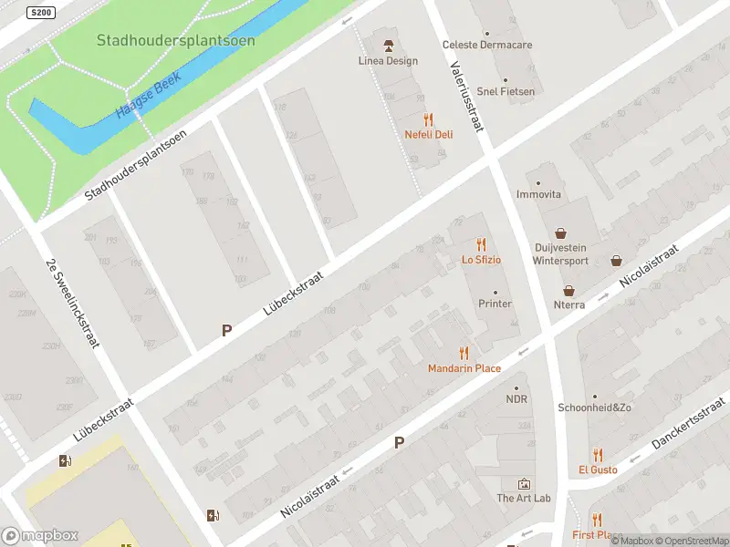 Ambulance met gepaste spoed naar de Nicolaïstraat in 's-Gravenhage