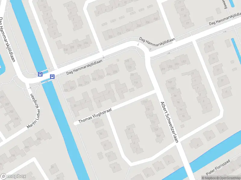 Ambulance met gepaste spoed naar de Thomas Vlughstraat in Hellevoetsluis