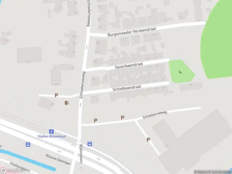 Ambulance met gepaste spoed naar de Schietbaanstraat in Schiedam