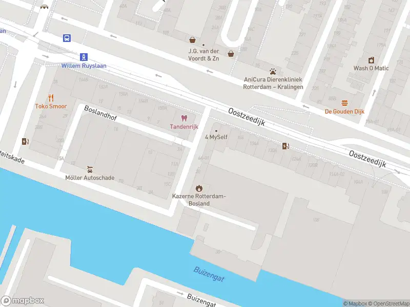 Ambulance met grote spoed naar de Bosland in Rotterdam