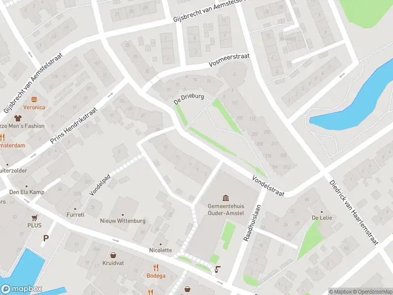 Ambulance met gepaste spoed naar de Vondelstraat in Ouderkerk aan de Amstel