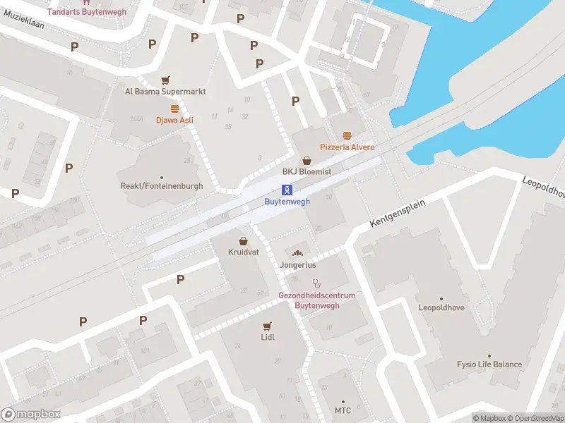 Ambulance met grote spoed naar de Kentgensplein in Zoetermeer