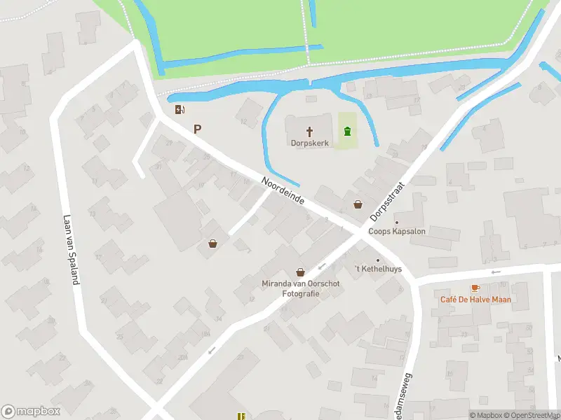 Ambulance met grote spoed naar de Noordeinde in Schiedam