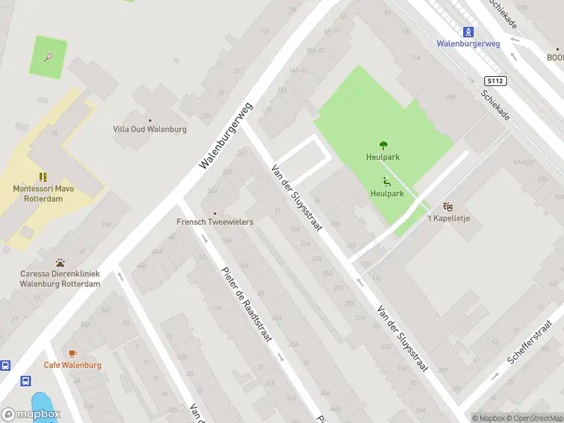 Ambulance met gepaste spoed naar de Van der Sluysstraat in Rotterdam