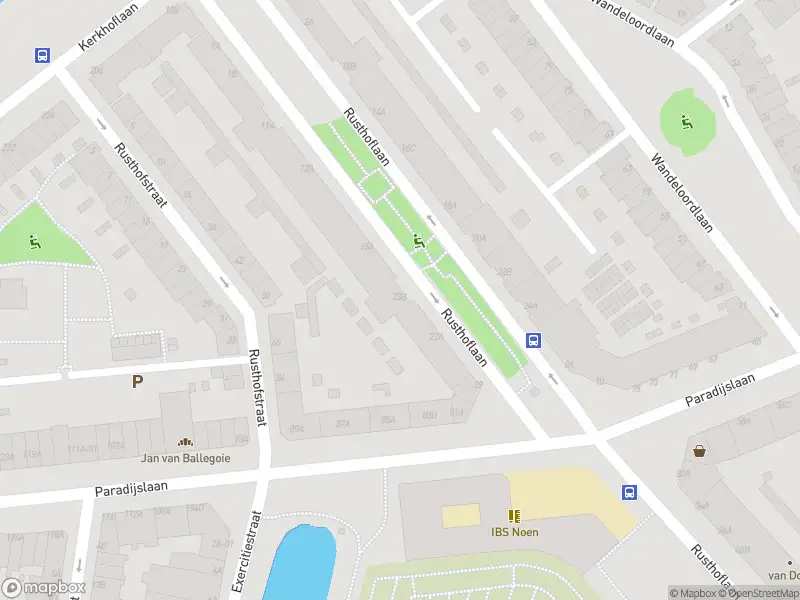 Ambulance met grote spoed naar de Rusthoflaan in Rotterdam