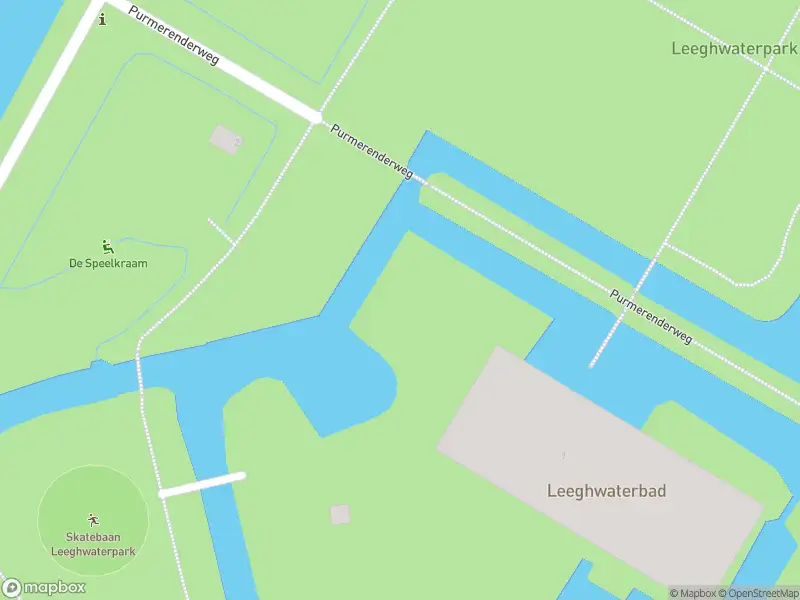 Ambulance met gepaste spoed naar de Leeghwaterpark in Purmerend