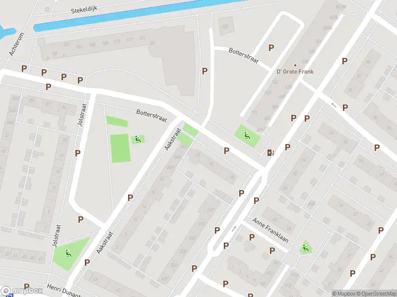 Ambulance met grote spoed naar de Wheredijk in Purmerend