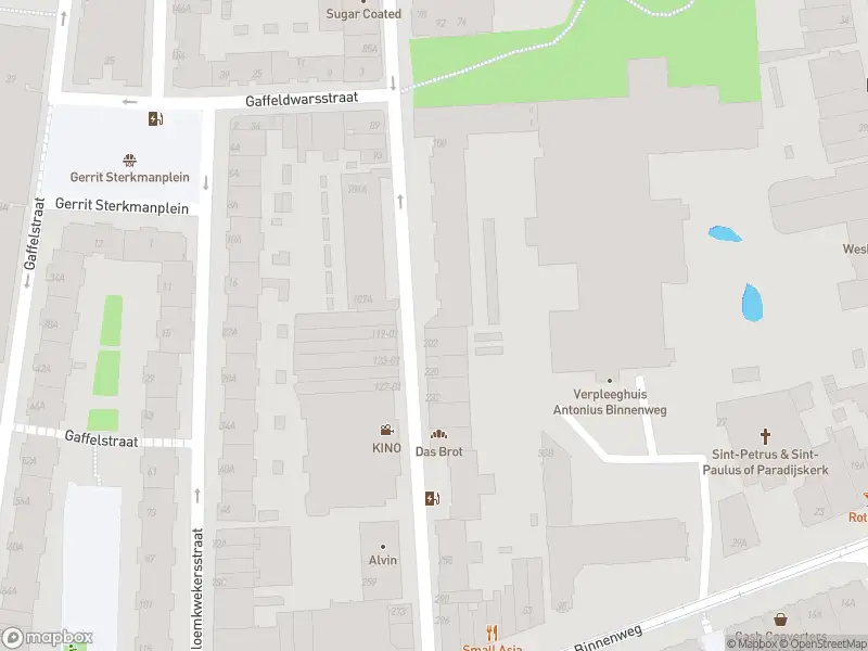 Ambulance met grote spoed naar de Gouvernestraat in Rotterdam