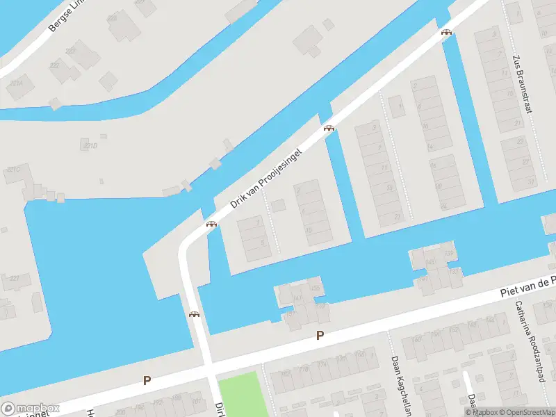 Ambulance met grote spoed naar de Willy Lagermanstraat in Rotterdam