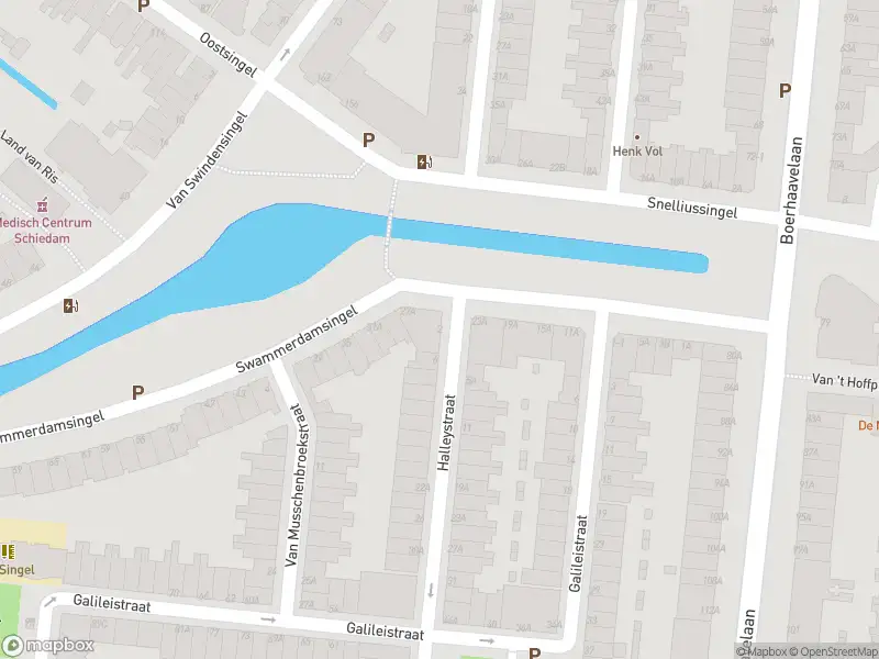 Ambulance met gepaste spoed naar de Halleystraat in Schiedam