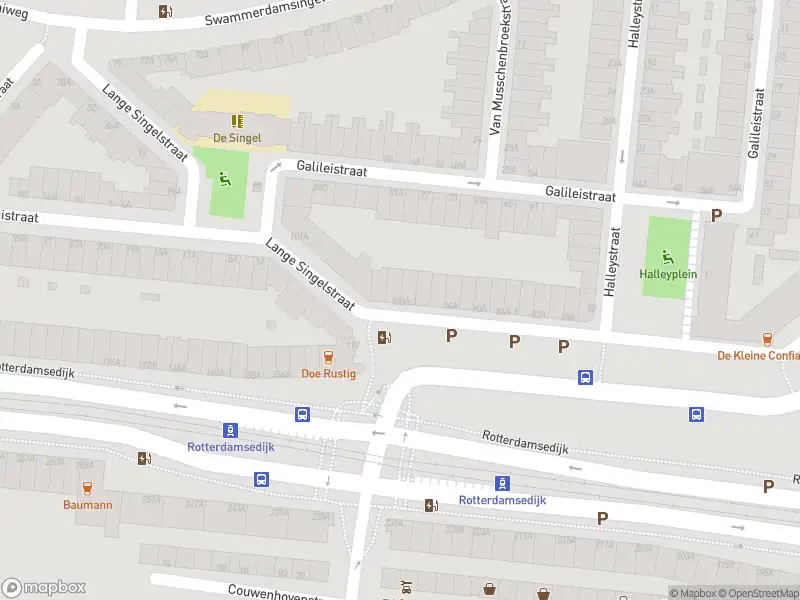 Brandweer met gepaste spoed naar de Halleystraat in Schiedam vanwege afhijsen patient