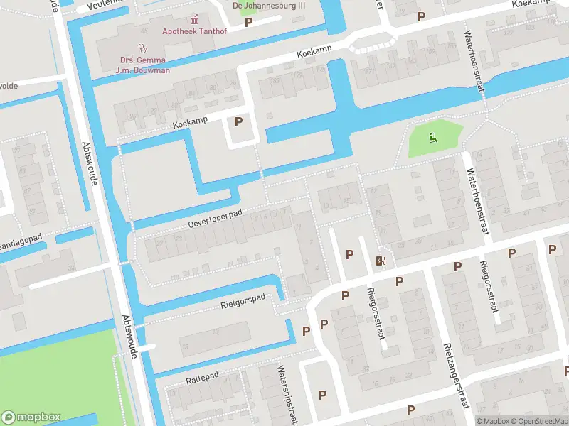 Ambulance met grote spoed naar de Oeverloperpad in Delft