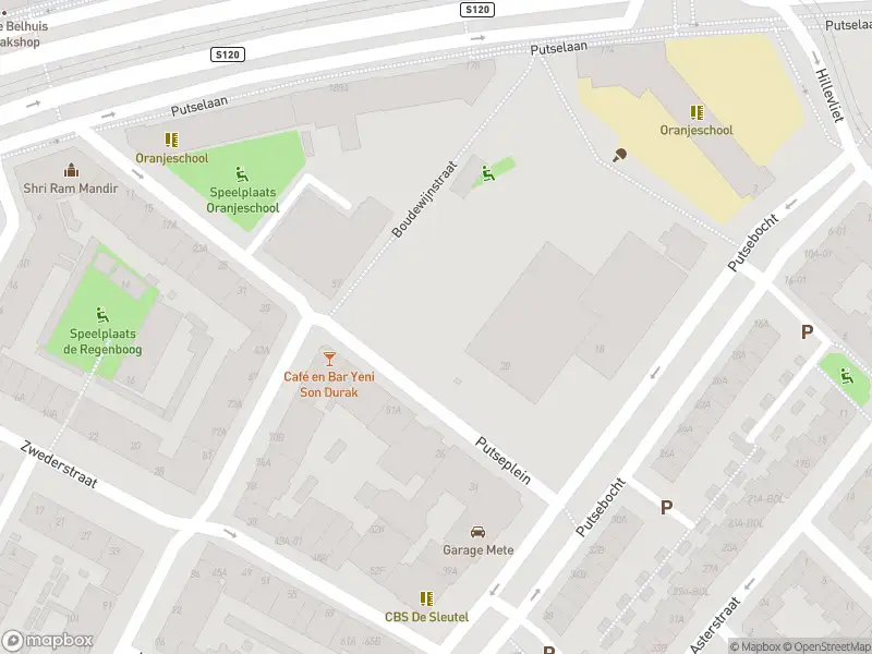 Ambulance met gepaste spoed naar de Boudewijnstraat in Rotterdam