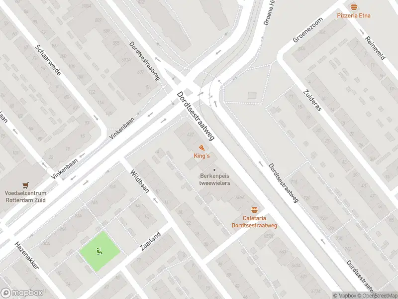 Ambulance met grote spoed naar de Dordtsestraatweg in Rotterdam