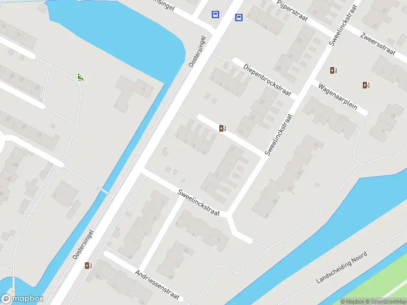 Ambulance met gepaste spoed naar de Van Anrooystraat in Berkel en Rodenrijs