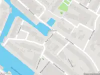 Ambulance met gepaste spoed naar de Oude Trambaan in Alkmaar