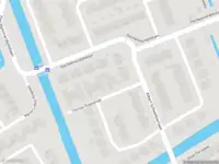 Ambulance met gepaste spoed naar de Thomas Vlughstraat in Hellevoetsluis