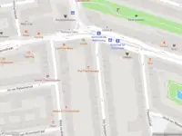 Ambulance met gepaste spoed naar de Rijtuigenhof in Amsterdam