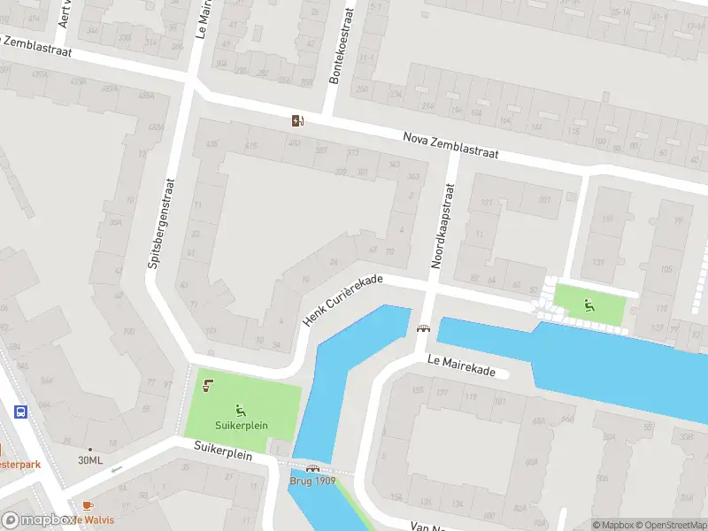 Ambulance met grote spoed naar de Nova Zemblastraat in Amsterdam